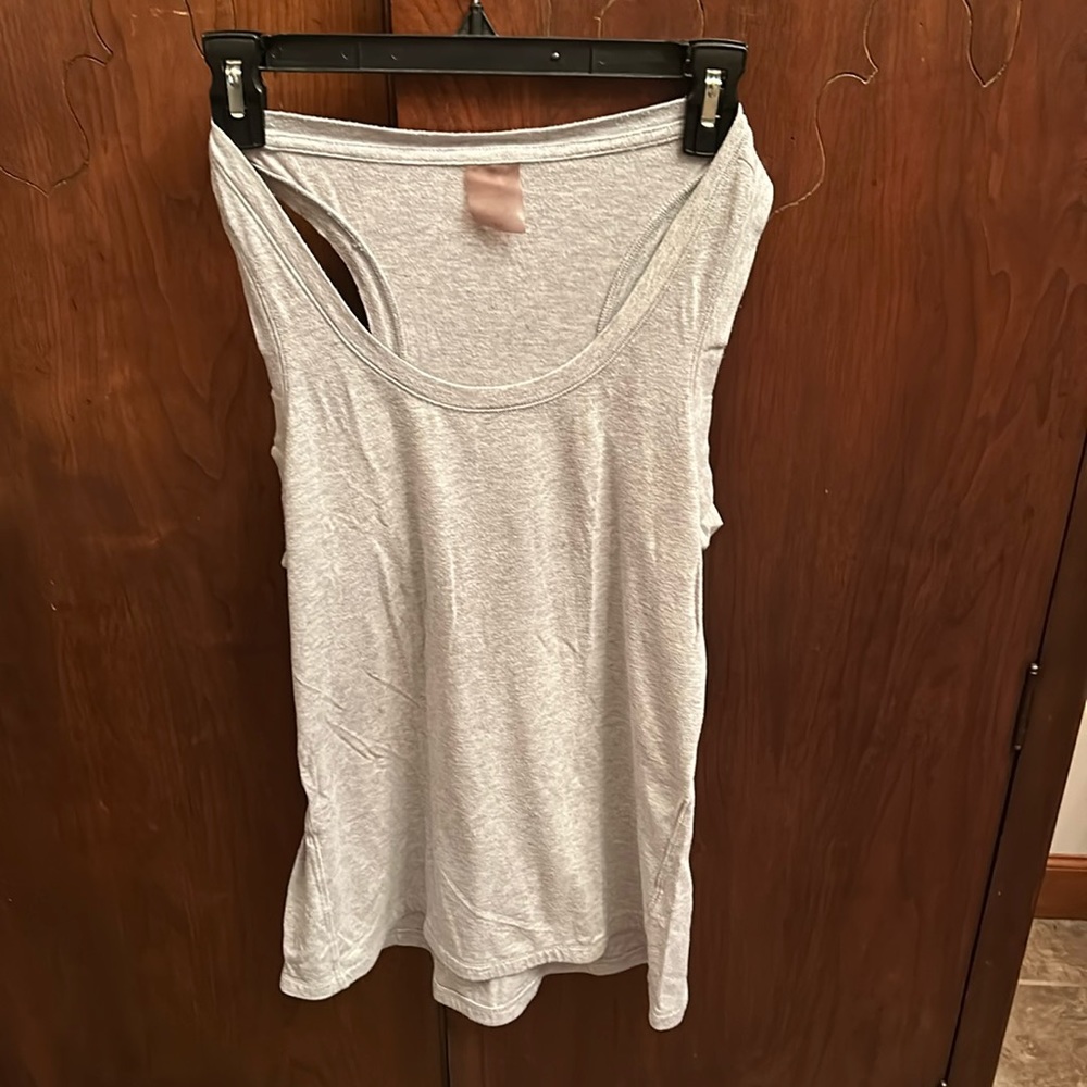 Trendy calla tank top. Size medium